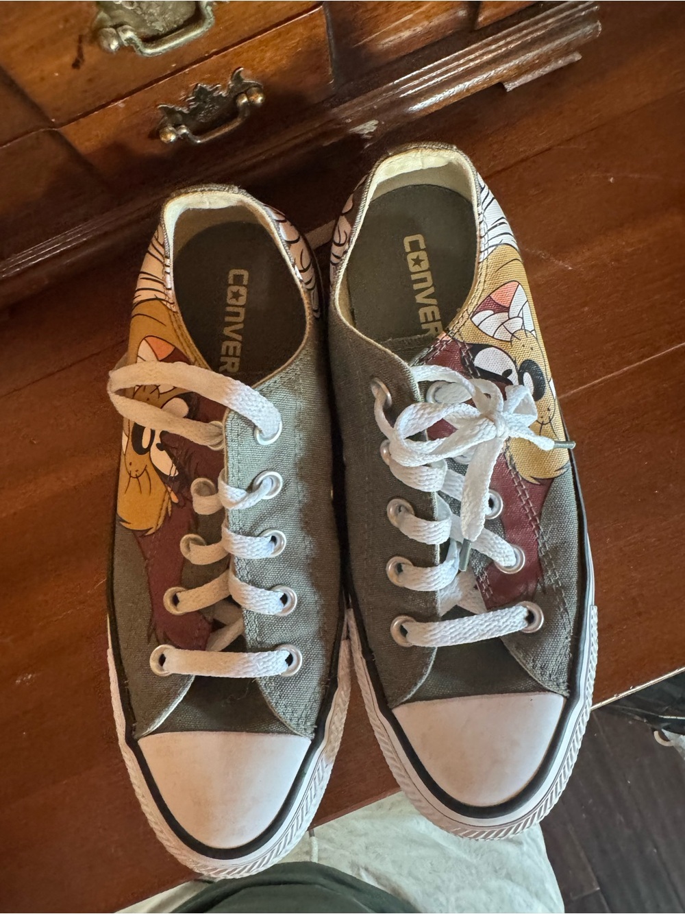 Converse Tasmanian Devil Looney Tunes Green Sneakers - Picture 2 of 6